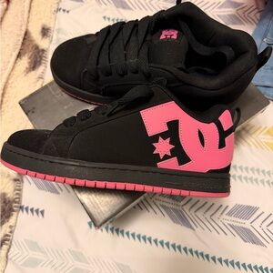 DC women’s Black and Pink skate Sneakers